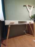 Minimalistyczne biurko/toaletka w stylu skandynawskim