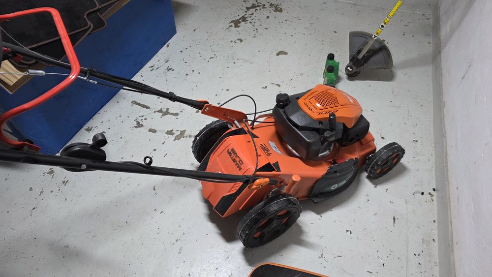 Kosiarka spalinowa Oleo Mag z napędem