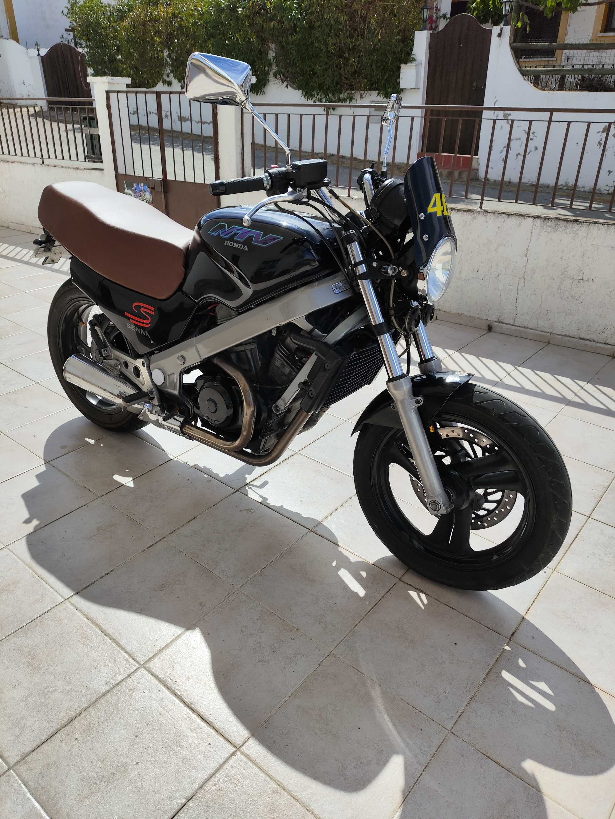 Mota Honda NTV 650 para vender