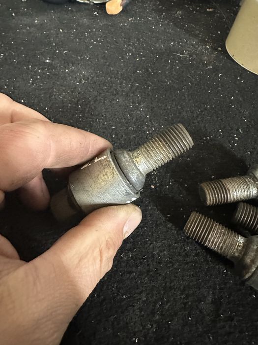 Секретні болти audi a6 c6,vw golf,skoda octavia,m14*1,5