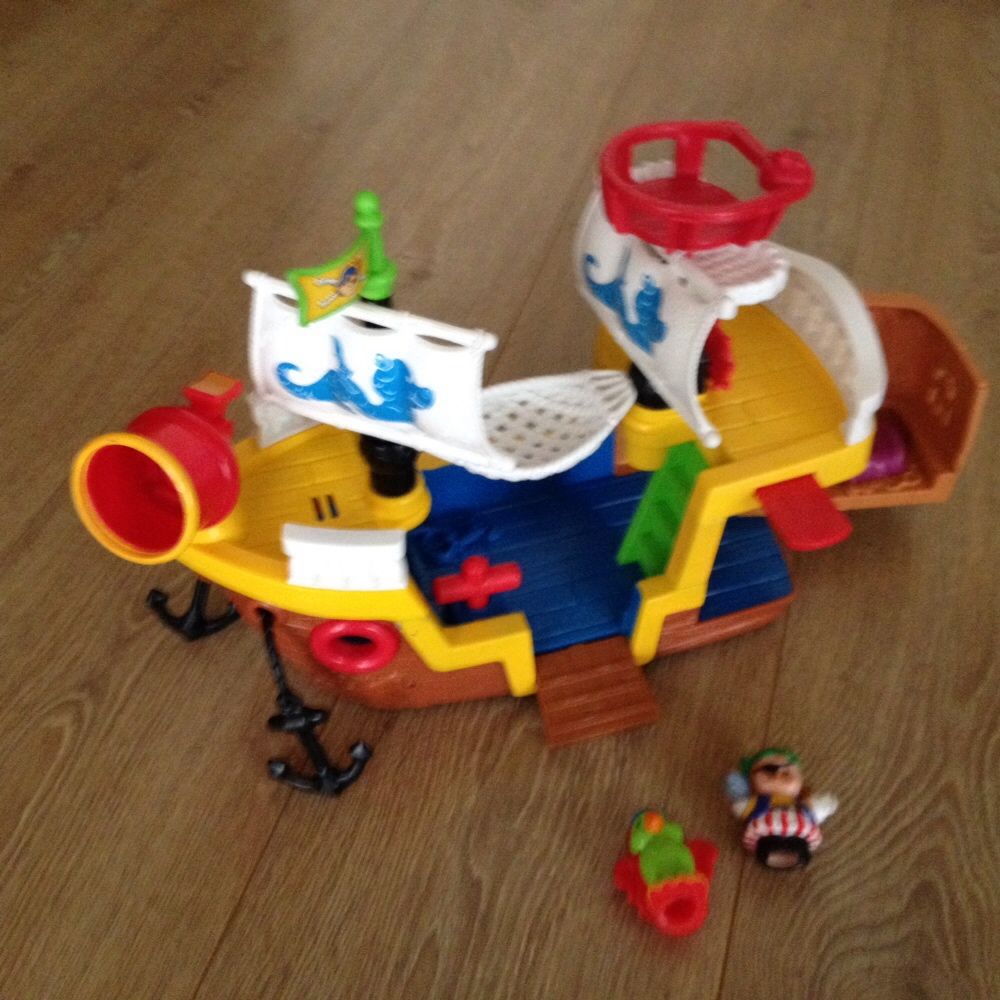 Statek piracki Fisher Price grający