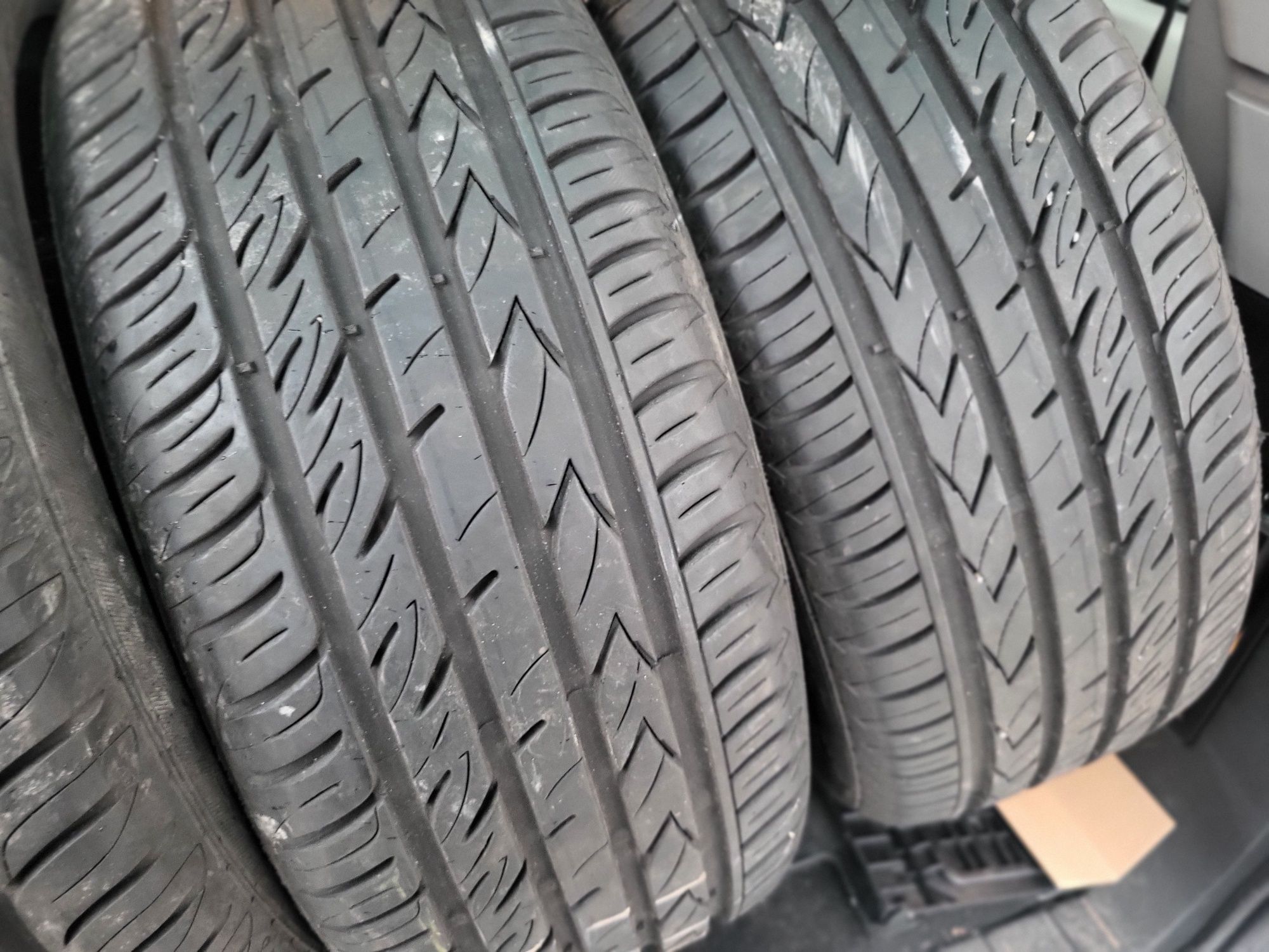 opony letnie Viking z 2023r jak nowe 215/50 R17