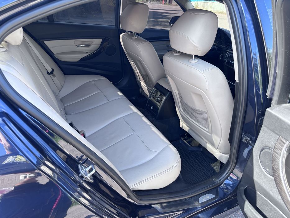 Продам BMW  F30 v328 Xdrive