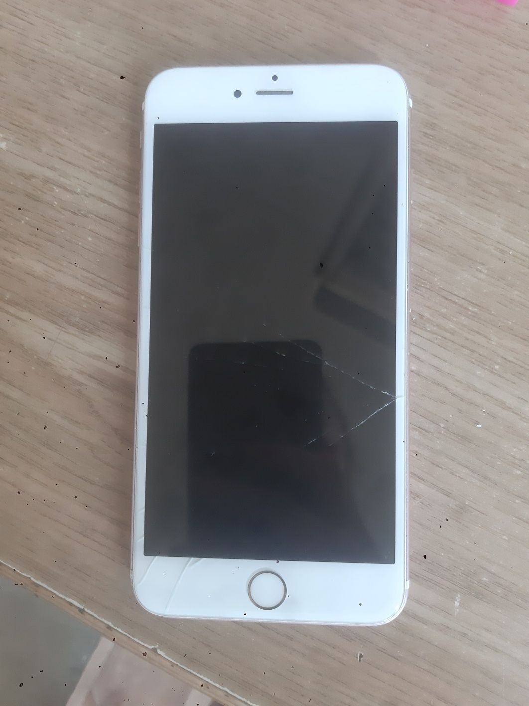 Продам iPhone 6s+