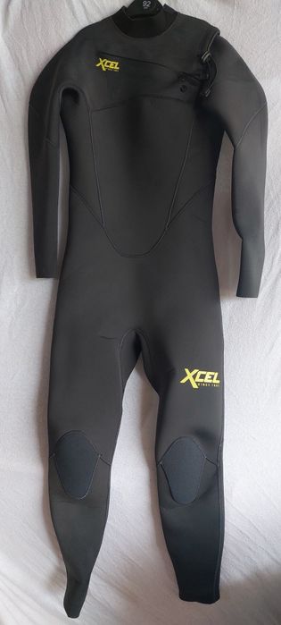 Fato de surf XCEL 
preto. Neopreme


⁃ Logótipo XCEL em
amarelo no p