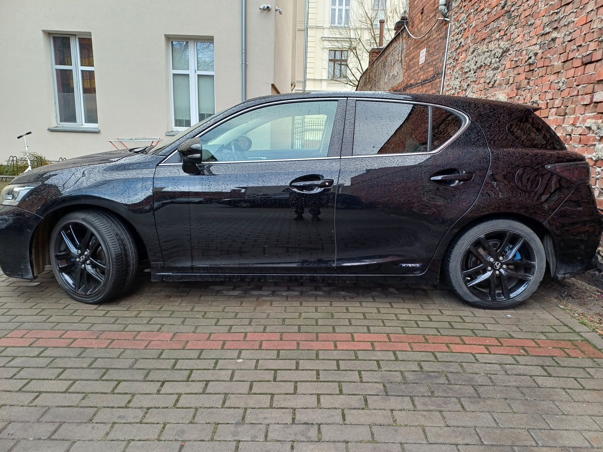 Lexus CT200h hybrid 2013