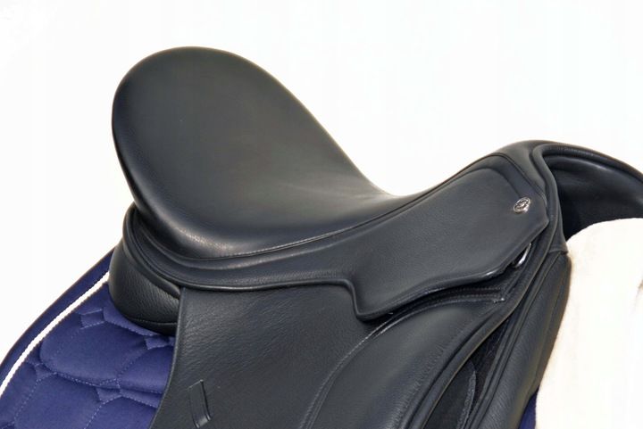 Siodło ujeżdzeniowe z wymienym łękiem 17,5c