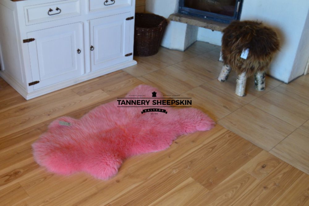 Skóra Owcza Jasny Róż 110-130 cm Pudrowy Róż Naturalna Skóra Dywanik