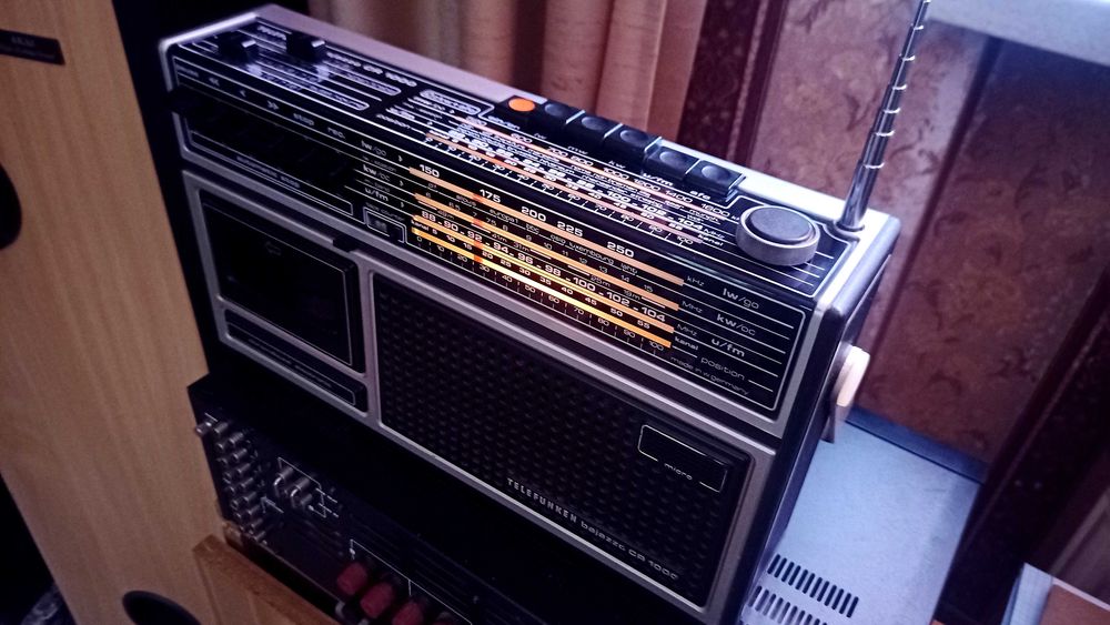 Вінтажна магнітола TELEFUNKEN BAJAZZO CR 1000