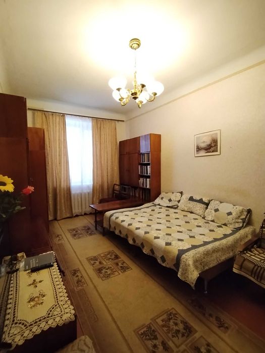 Здається 2-кімнатна квартира на вул. Петропавлівська