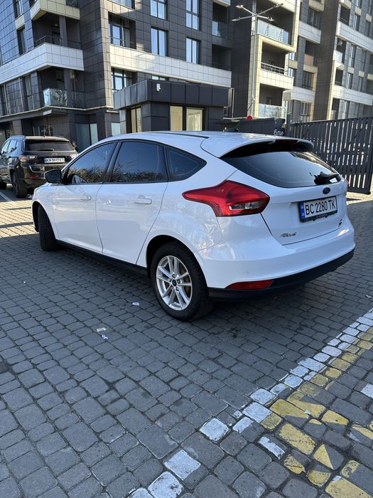 Авто Ford Focus 2.0 2017 (хетчбек, бензин, автомат)