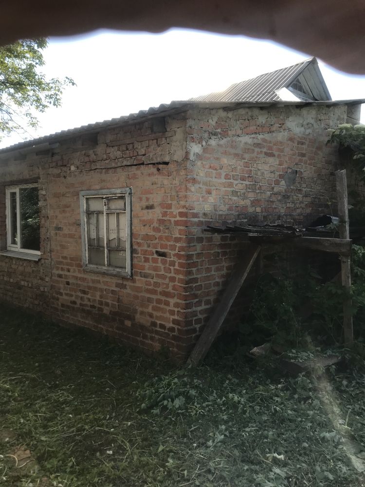 Продам будинок,сарай гараж.