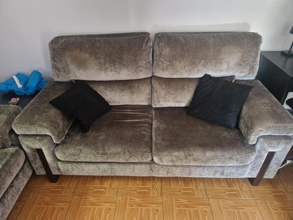 Vendo dois sofás