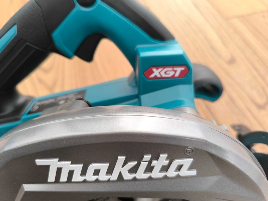 Продам акумуляторну дискову пилу MAKITA HS003GZ