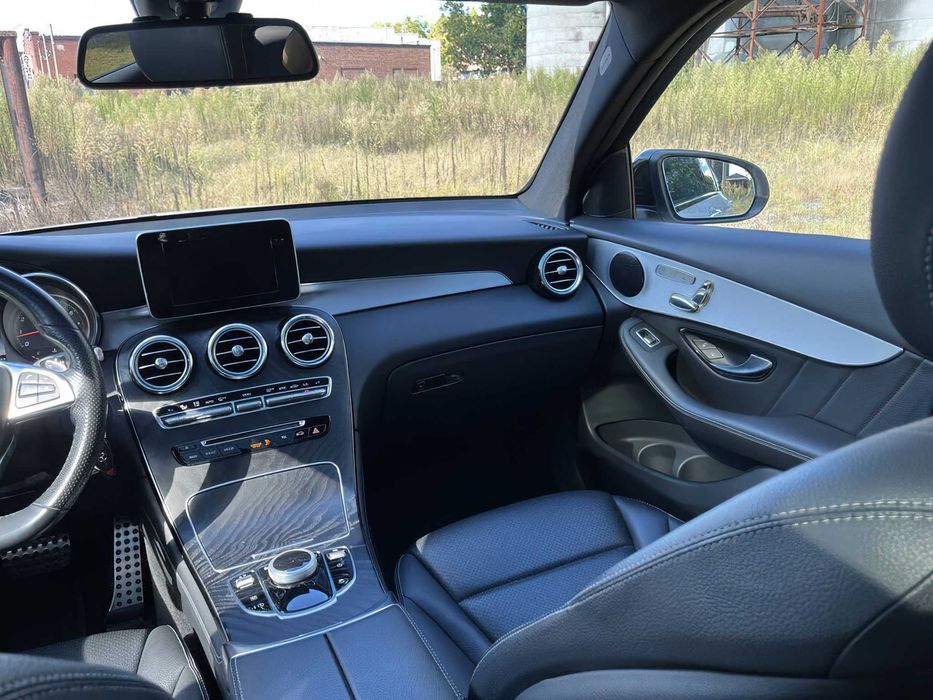 Mercedes-Benz GLC 300      2019