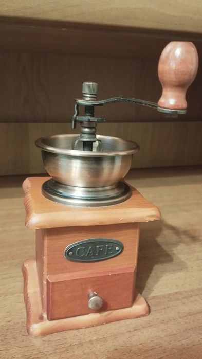 Кофемолка ручна...
