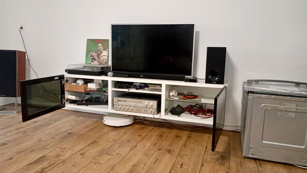 Szafka RTV Ikea w bardzo dobrym stanie
