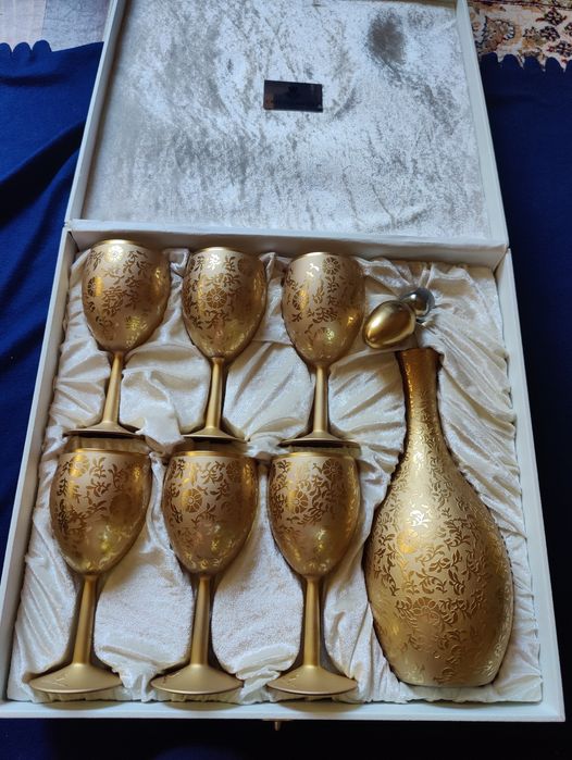 Złota karafka szkło dekoracyjne prezent