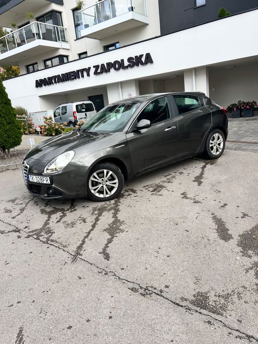 Alfa Giulietta_1.6JTDM_Basis_BezWkladu_PieknyKolor_Led_Czujniki