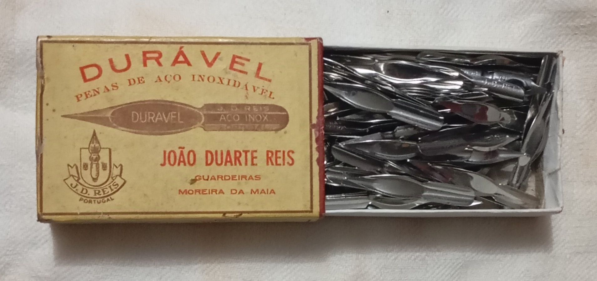 Caixa de penas "Durável"