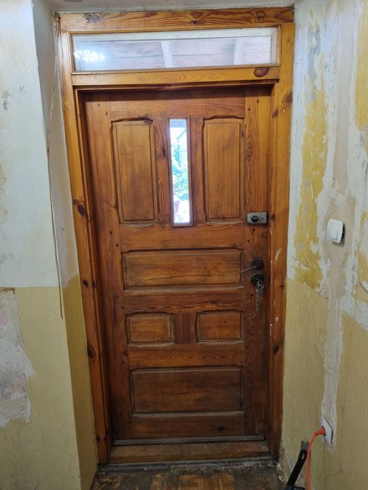 Drzwi wejściowe drewniane z futryną 220x100