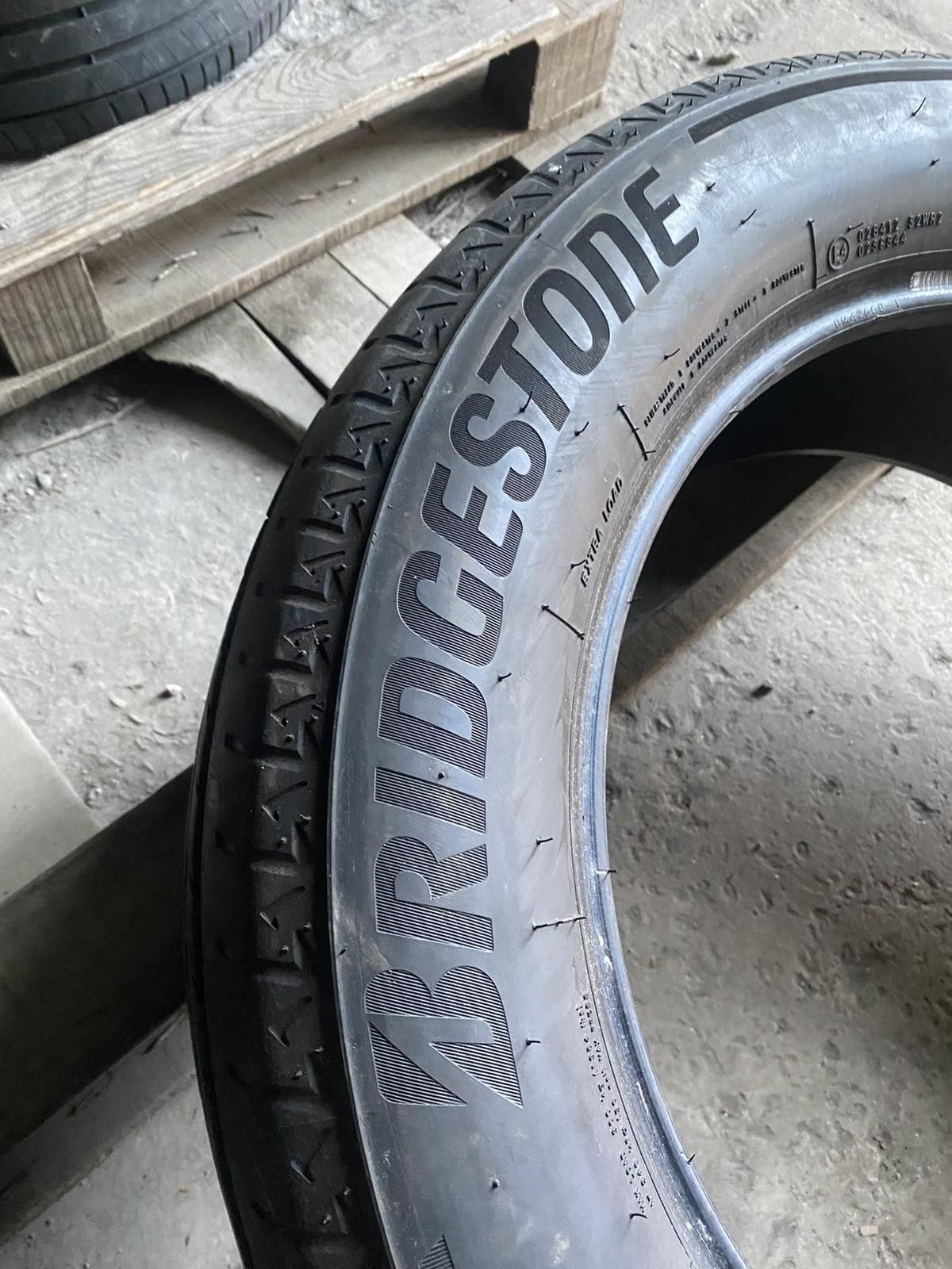 225.60.18 Bridgestone 2шт лето БУ склад шины резина из Европы 60 R18