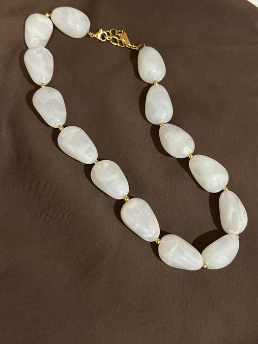 Colar de pedras e aço, novo