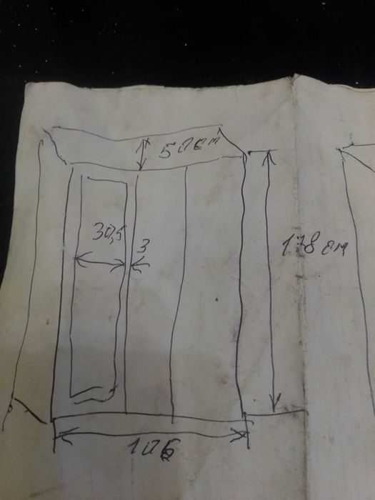 Шкаф металческий для автостоянки или офиса . Требует покраски .