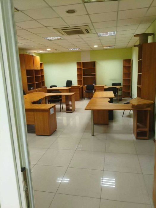 Офісне приміщення, окремий вхід, меблі, комунікації, побутова техніка