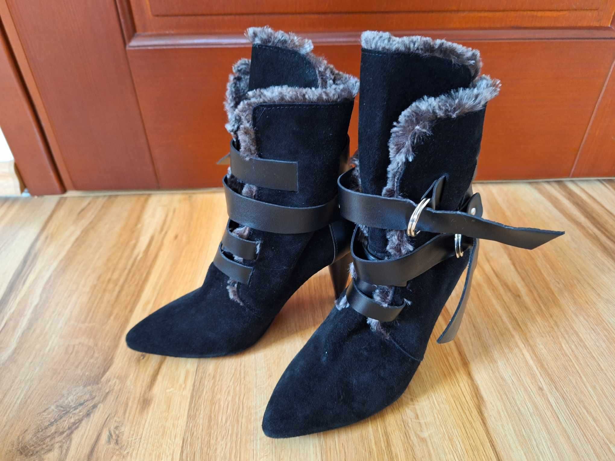 buty botki MNG skóra czarne skórzane Mango ozdobne futerko