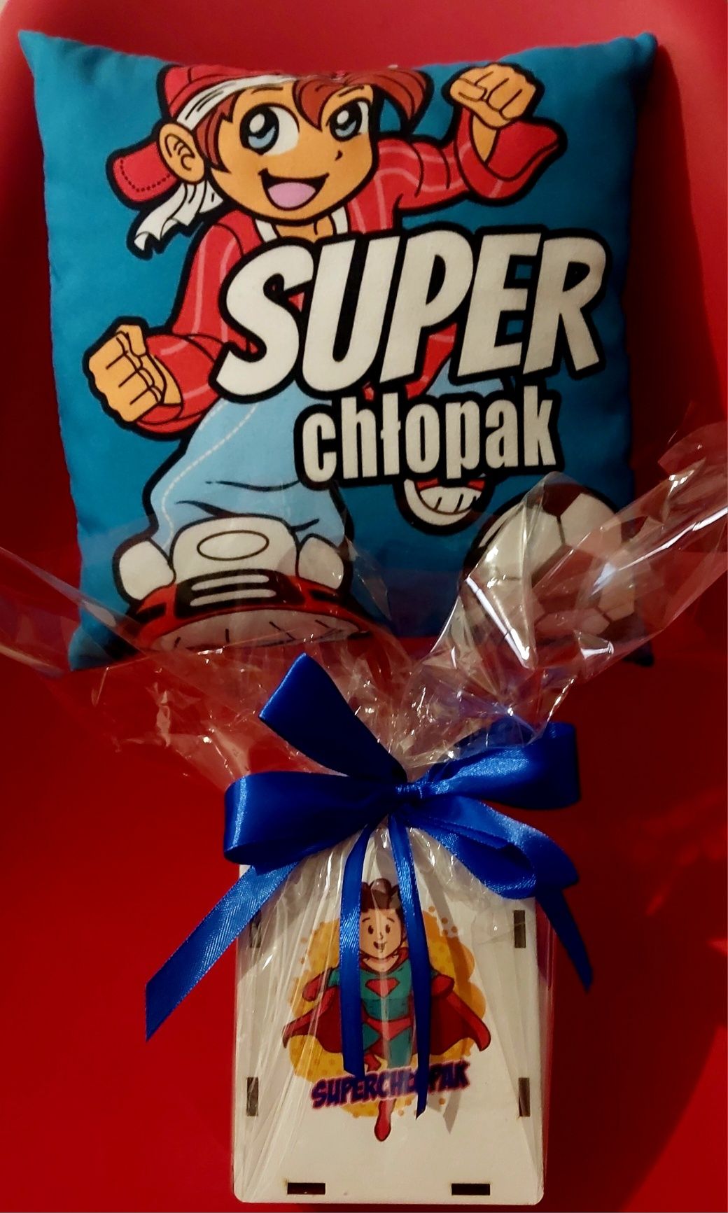 Prezent dla chłopaka (skarbonka+poduszka)