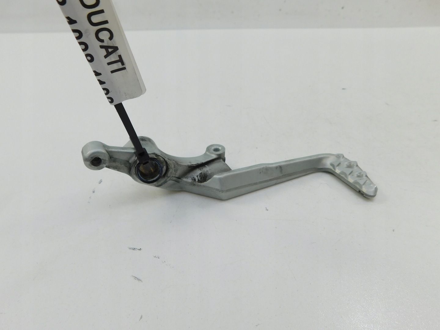 DUCATI 848 1098 1198 DŹWIGNIA HAMULCA TYŁ