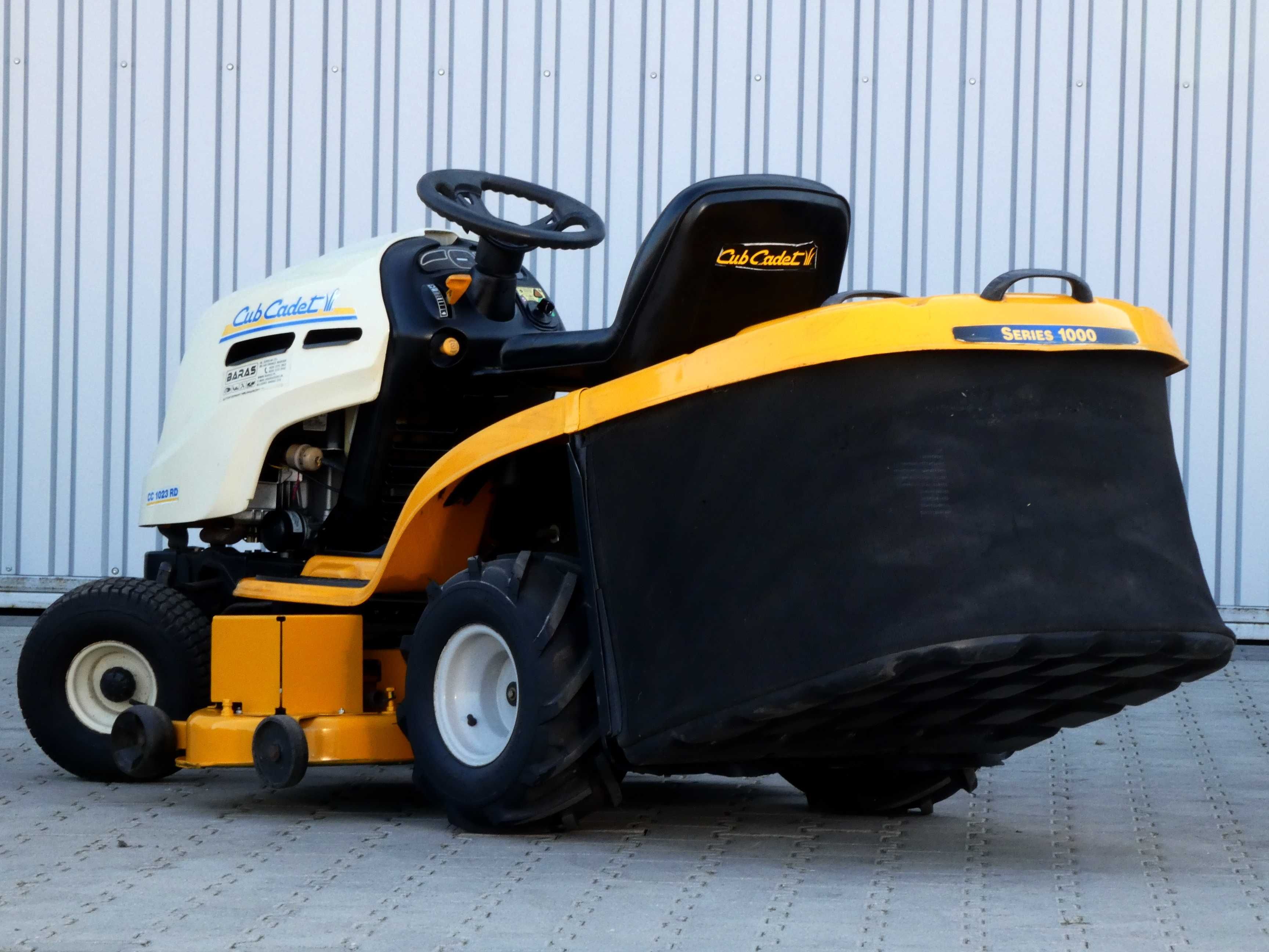 Traktorek kosiarka Cub Cadet 22HP V2 Hydro NOWY SILNIK (120303) Baras