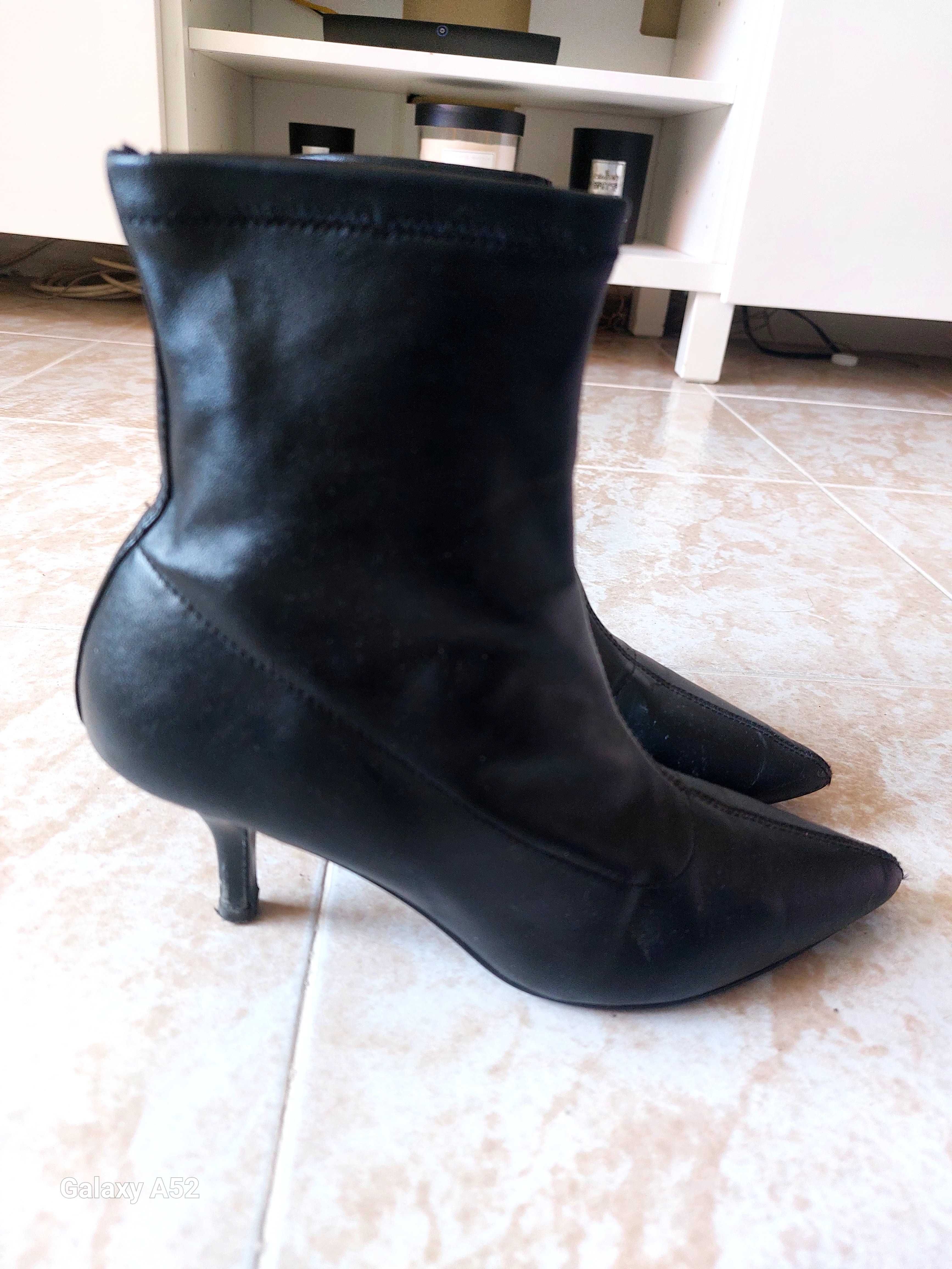 Botas de senhora (novas)