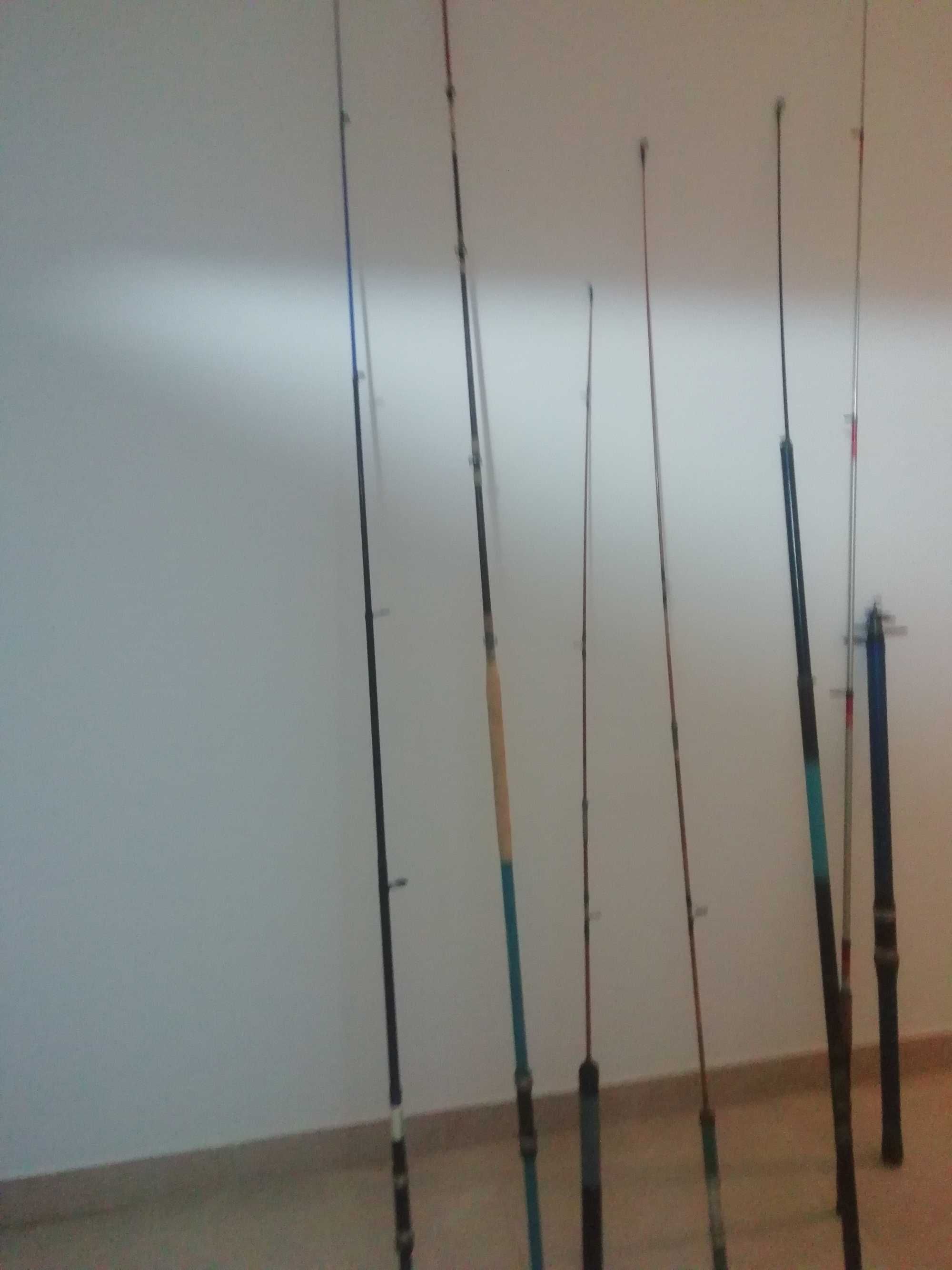 Conjunto de 7 canas de pesca