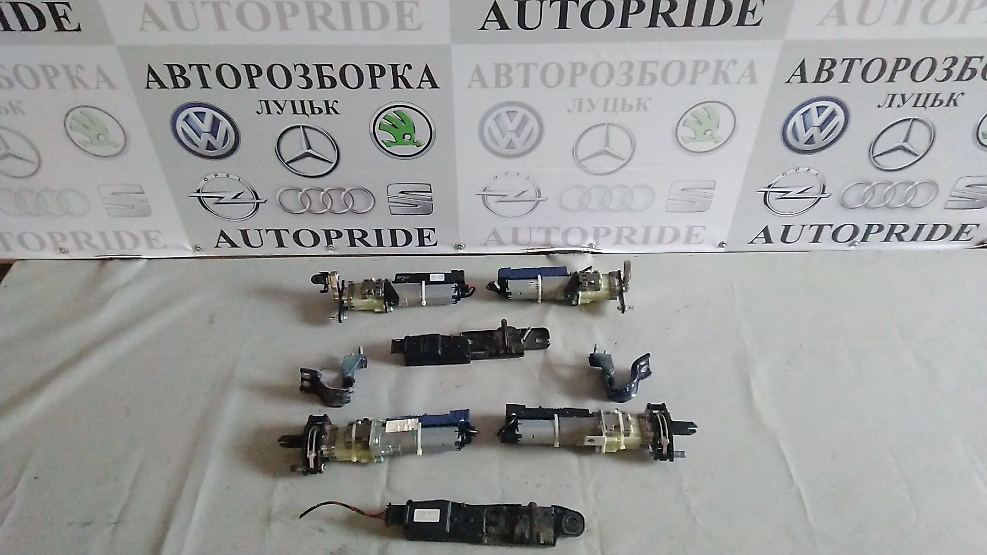 Электропривод крышки багажника VW Passat b7, b6, Audi A4 дотяжка замка