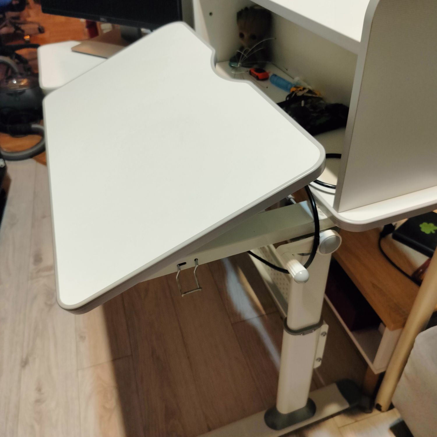 Biurko cubby jak nowe z regulowaną wysokością