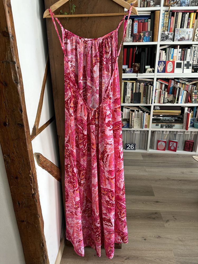 Vestido maxi estampado em crepe leve