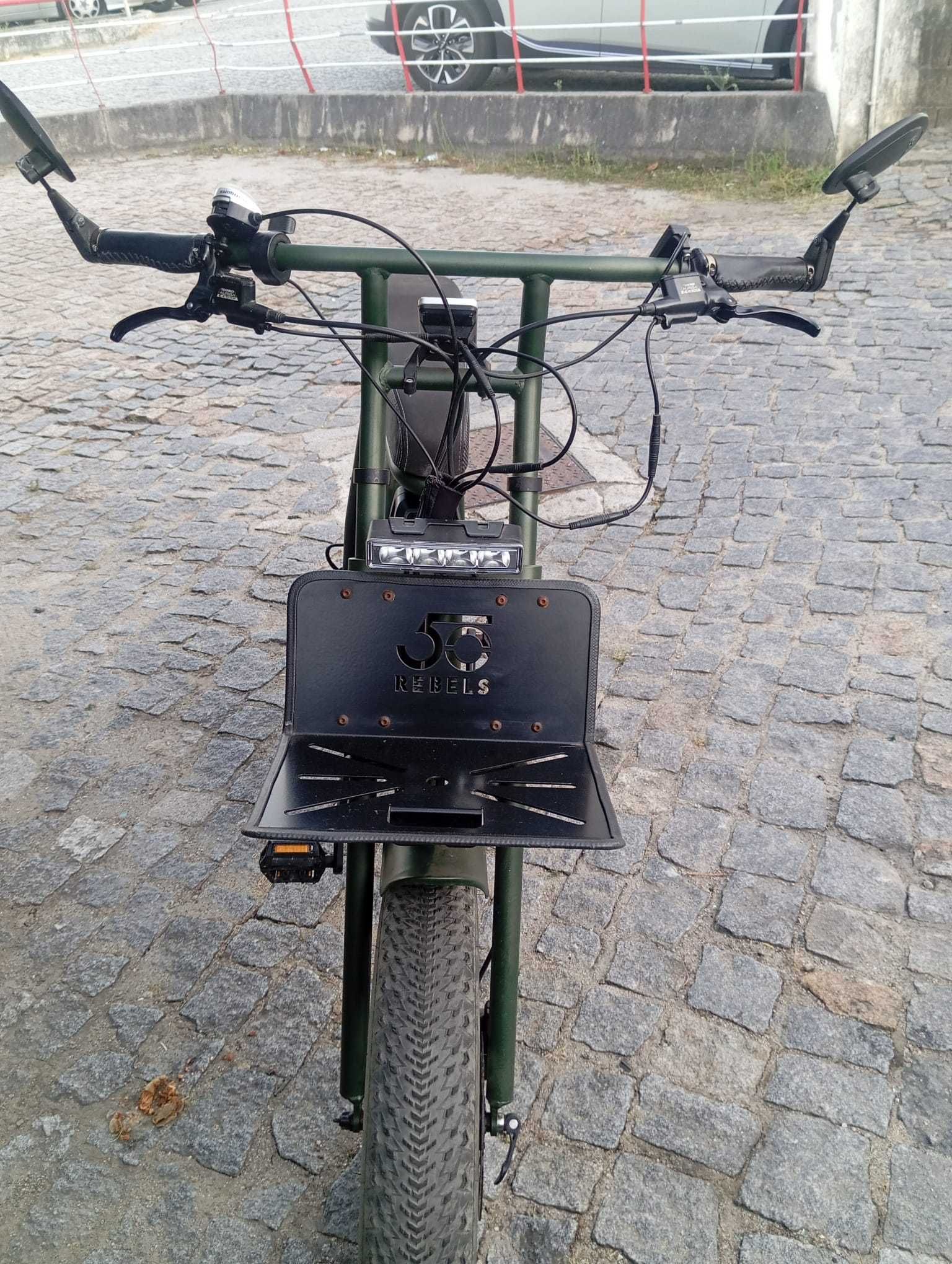 Bicicleta E-Bike 50 Rebels