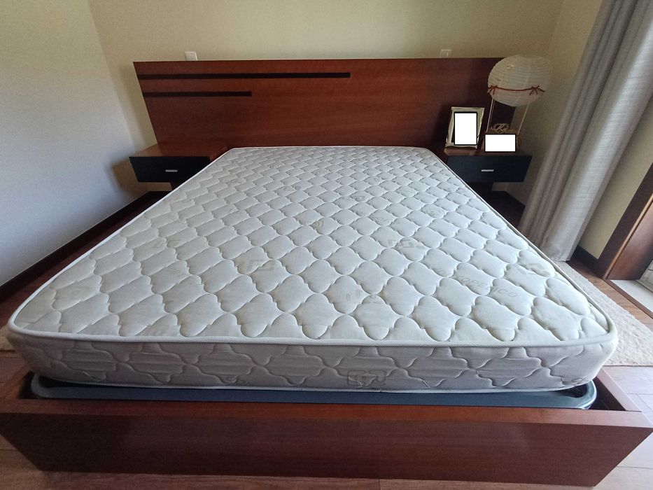 Colchão de cama de casal como novo