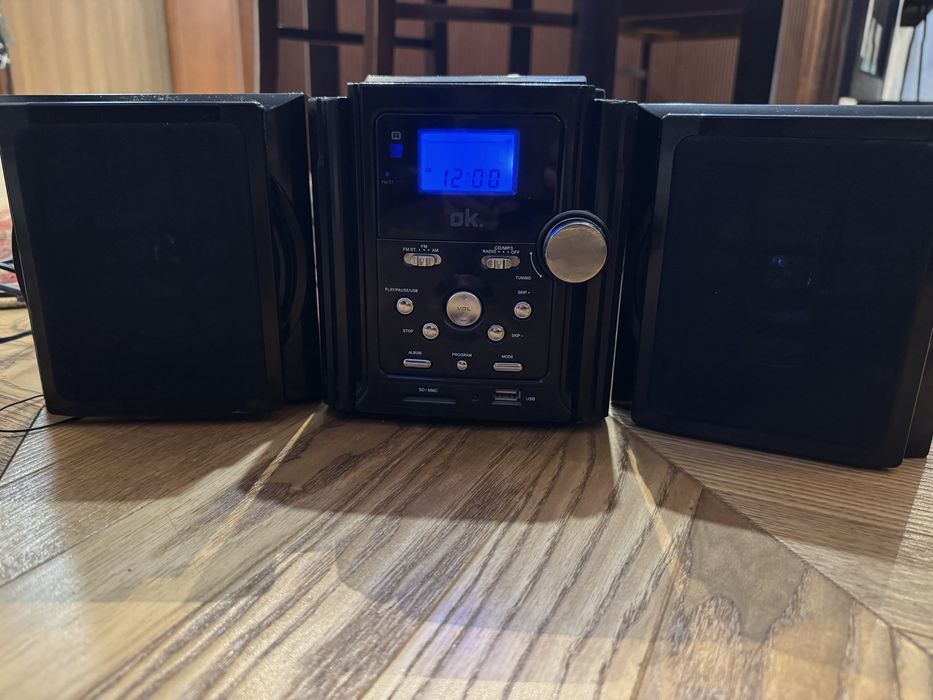 Wieża radio sprawne 50 zł