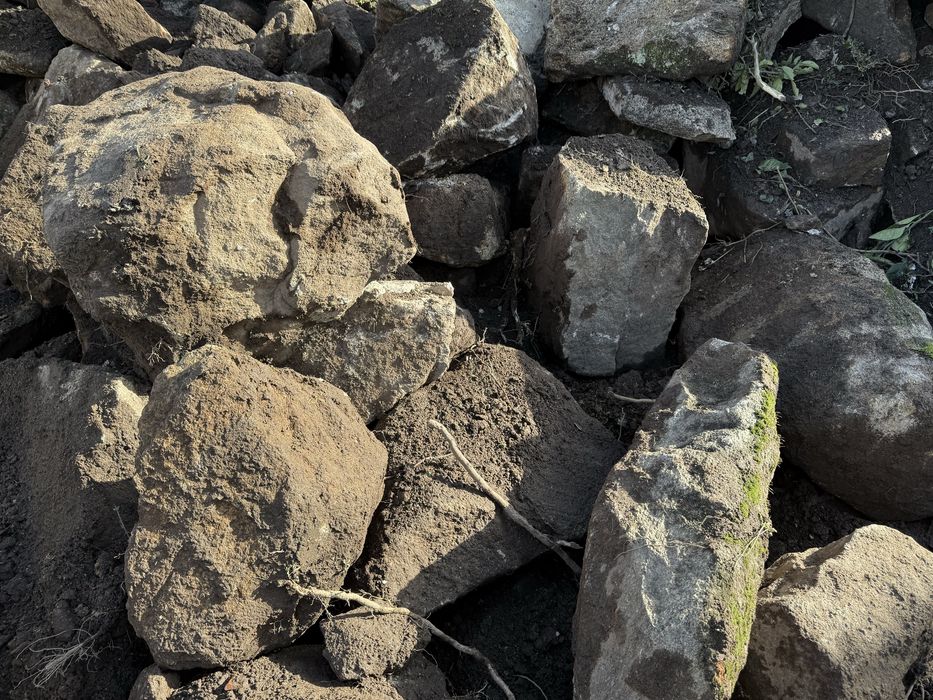 Vendo essas lindas pedra pra muro.