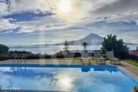 Experiência Única de Luxo na Ilha do Faial: Moradia Exclusiva com Vist