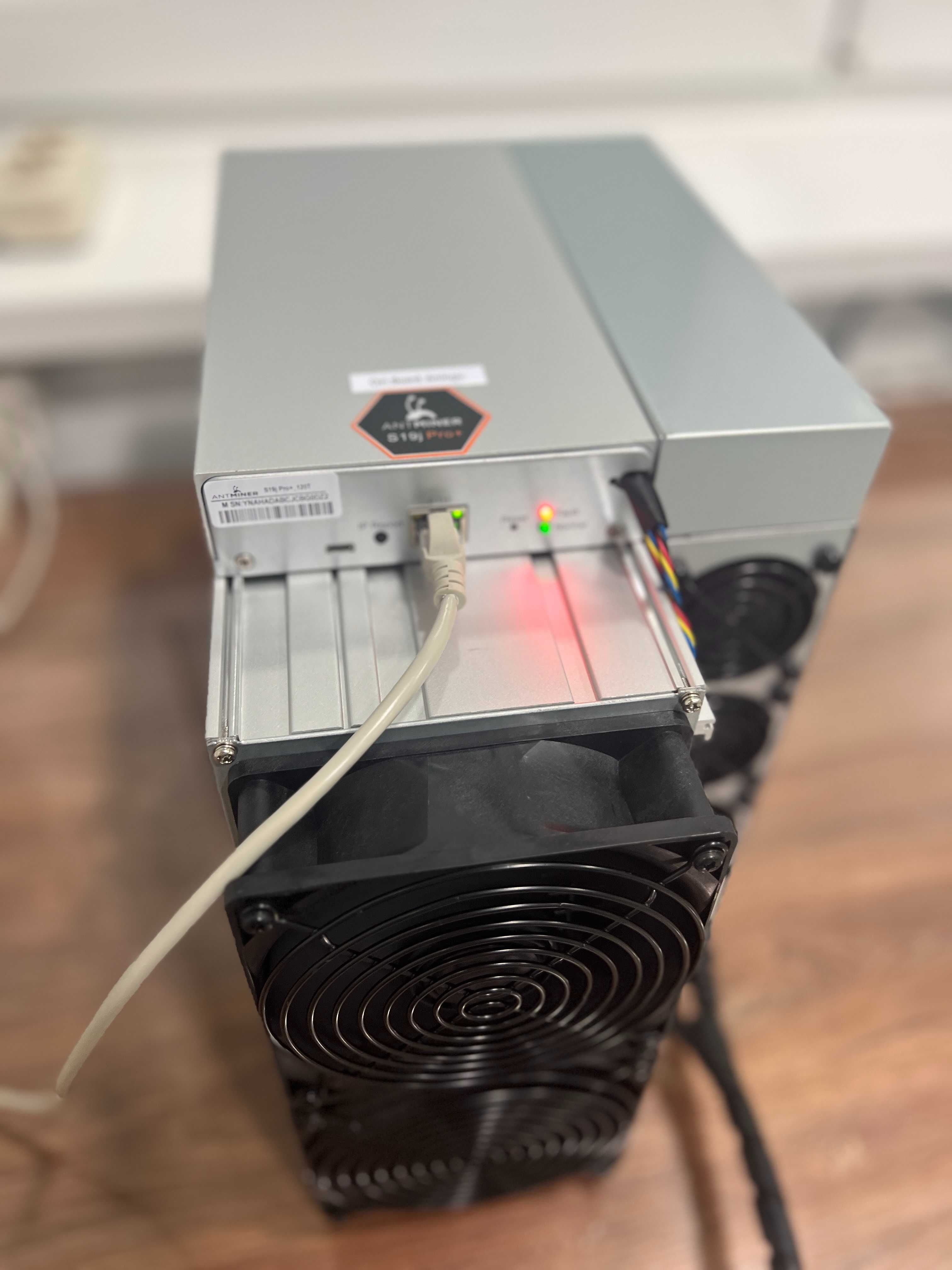 Наявність! Б/в Майнери Asic Bitmain Antminer S19j Pro+ 117 Th 3450 Вт