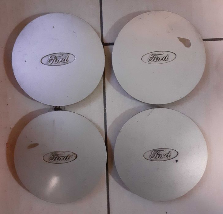 Dekielki Ford komplet