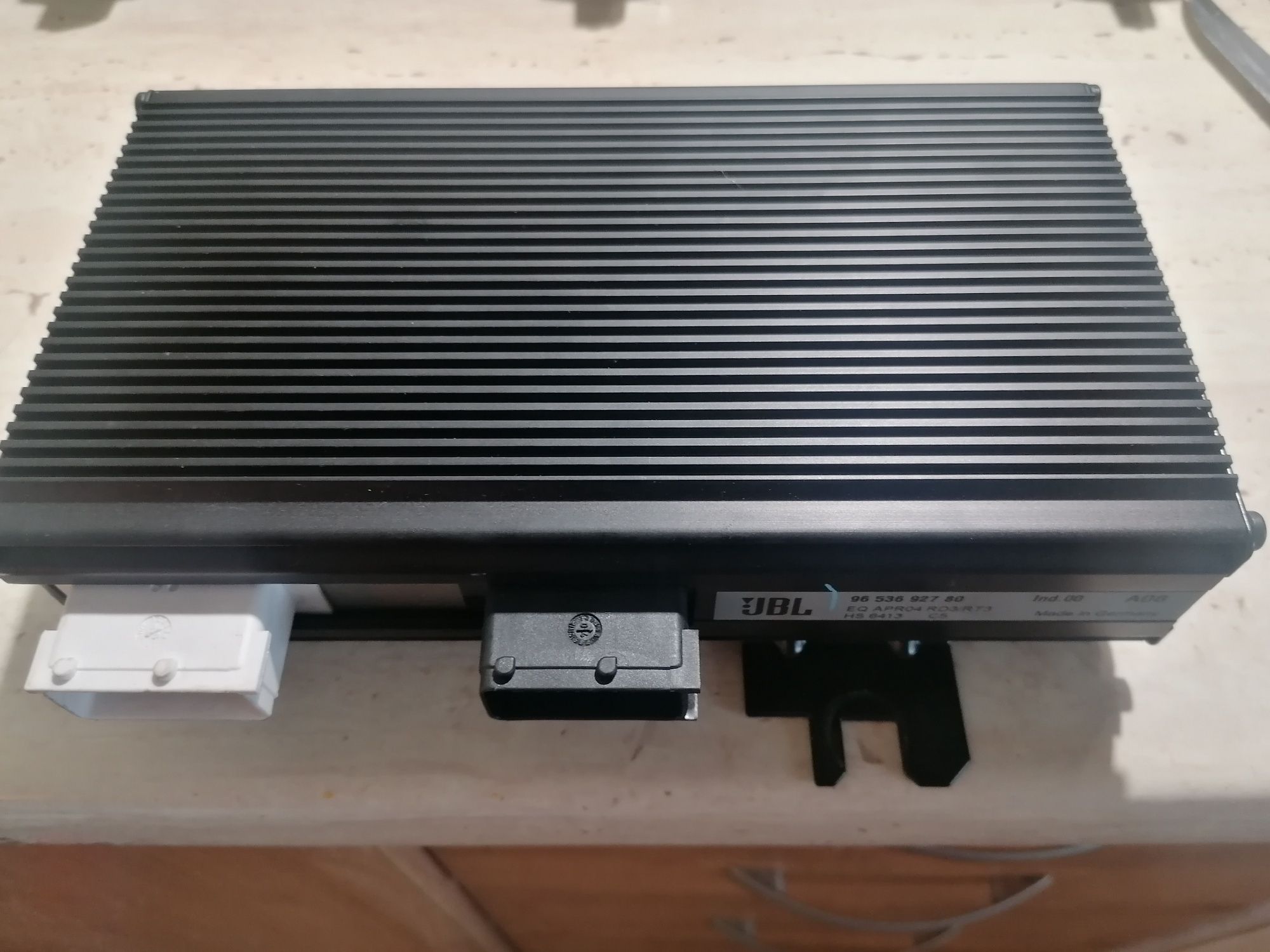 Wzmacniacz JBL HS 6413