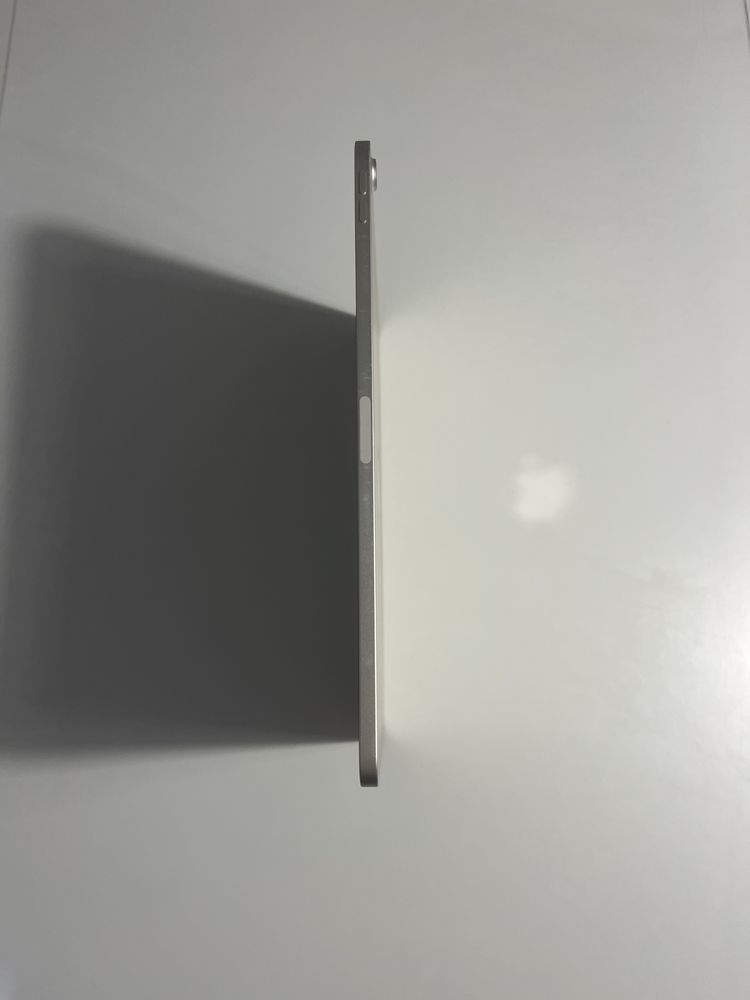 iPad Air 5 generacji (256 GB, Wi-Fi, Srebrny)