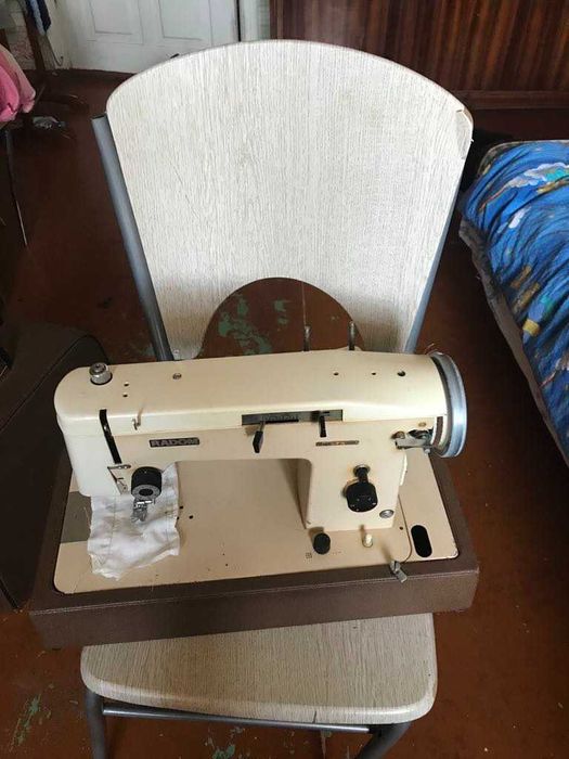 Продам швейну машинку RADOM