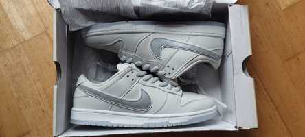 Buty sportowe NIKE DUNK LOW r.42