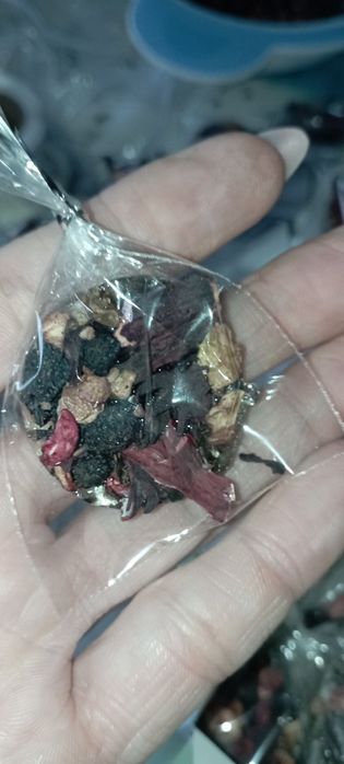 Prezent dzień matki herbatą w imbryku